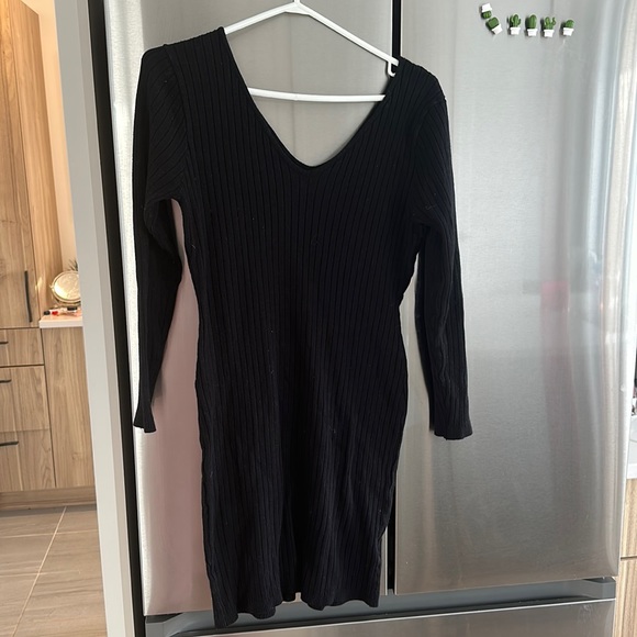 Black knitted short dress with long sleeve - Picture 1 of 2
